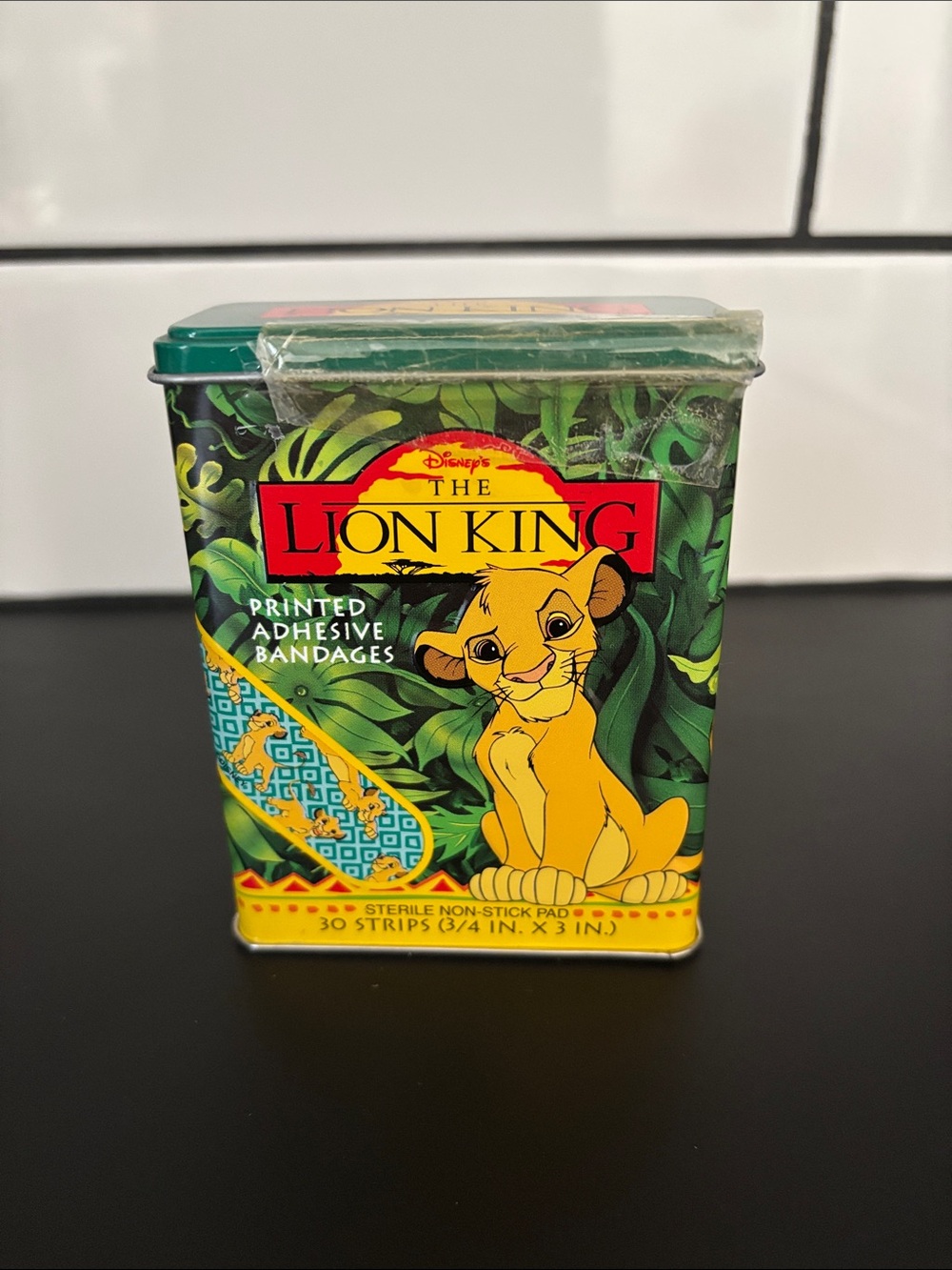 Vintage 90’s  The Lion King Kidcare Bandages With Metal Tin